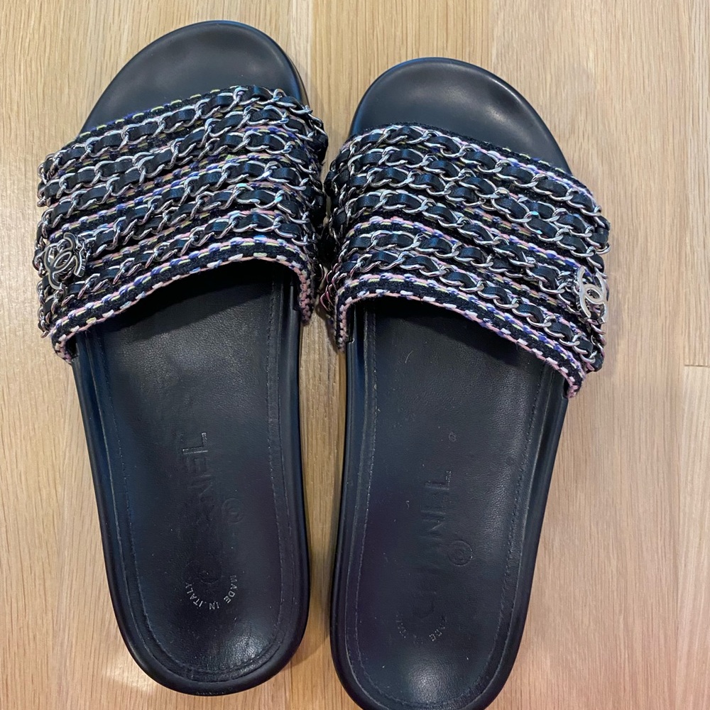 Chanel Chain-Link Accent Chain-Link Accents Slides Size 39
